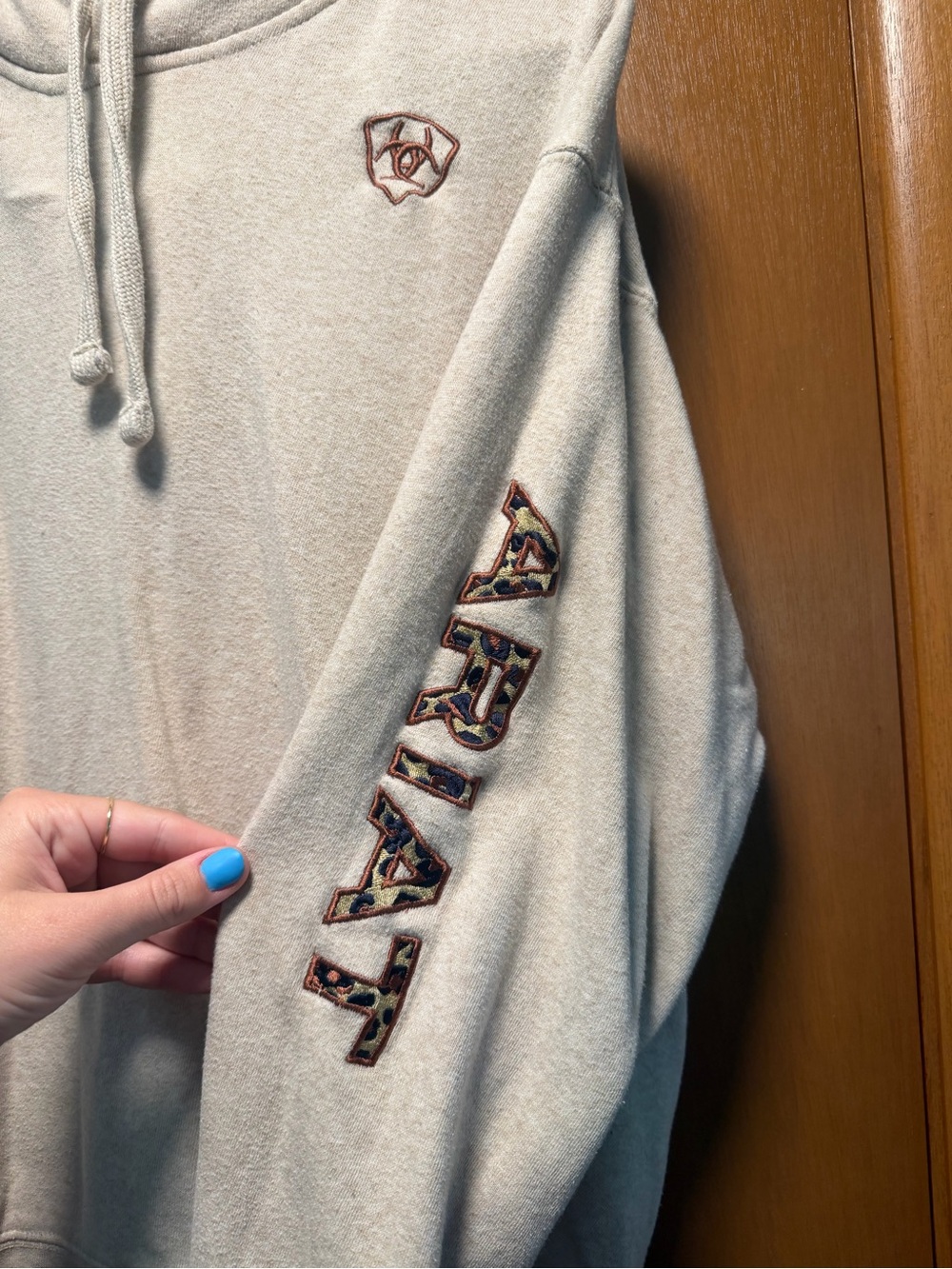 Ariat Women’s Boot Barn Exclusive Embroidered Logo Hoodie- Size Large - Picture 2 of 4